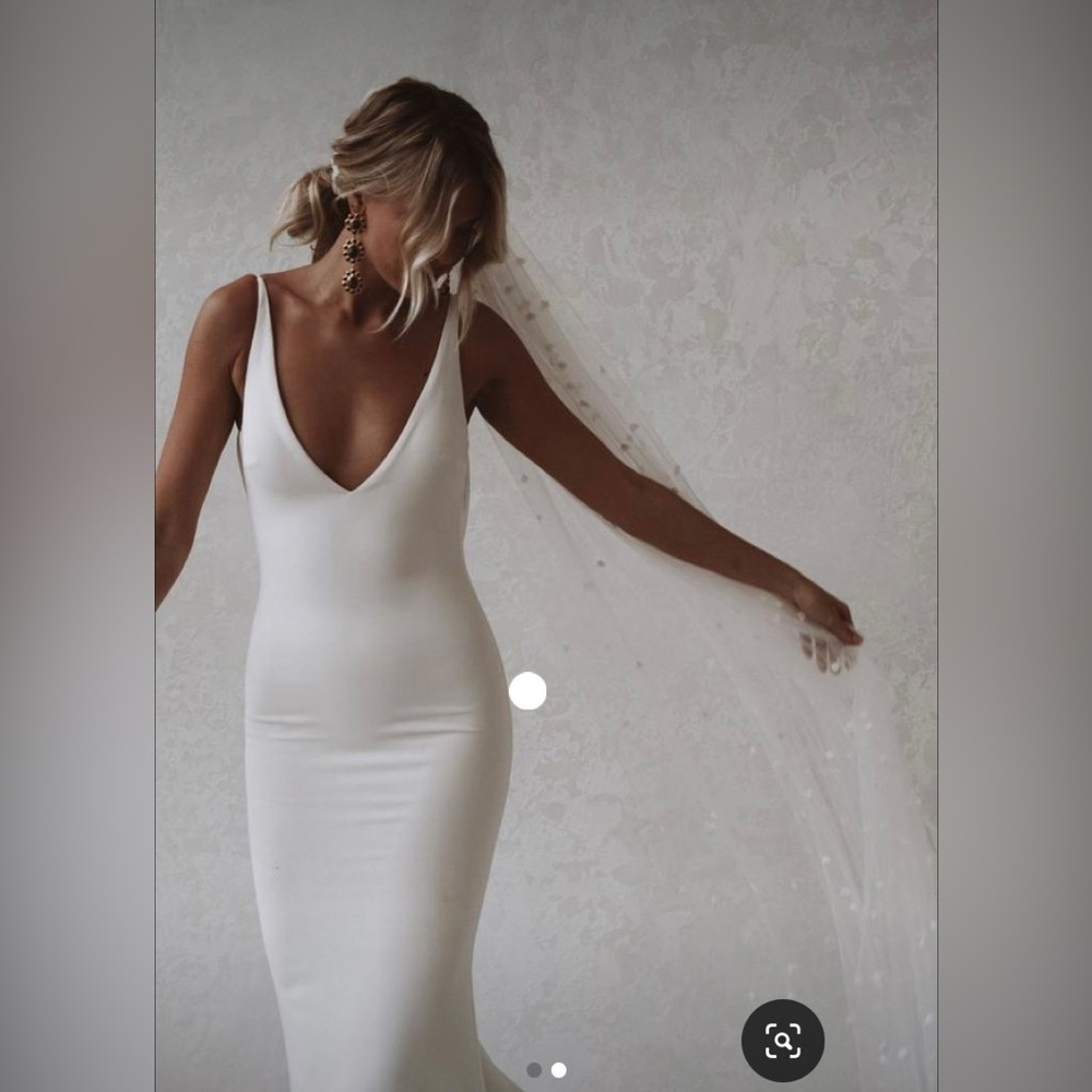 BRAND NEW, UNWORN, UNALTERED WEDDING DRESS!